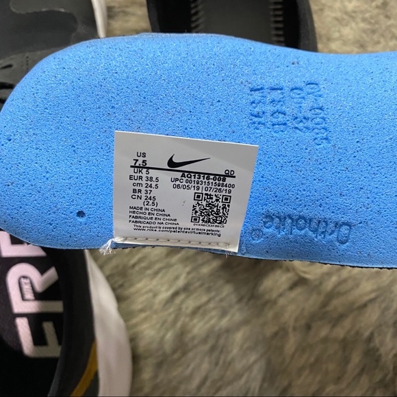 Nike Free Runs - Picture 5 of 7